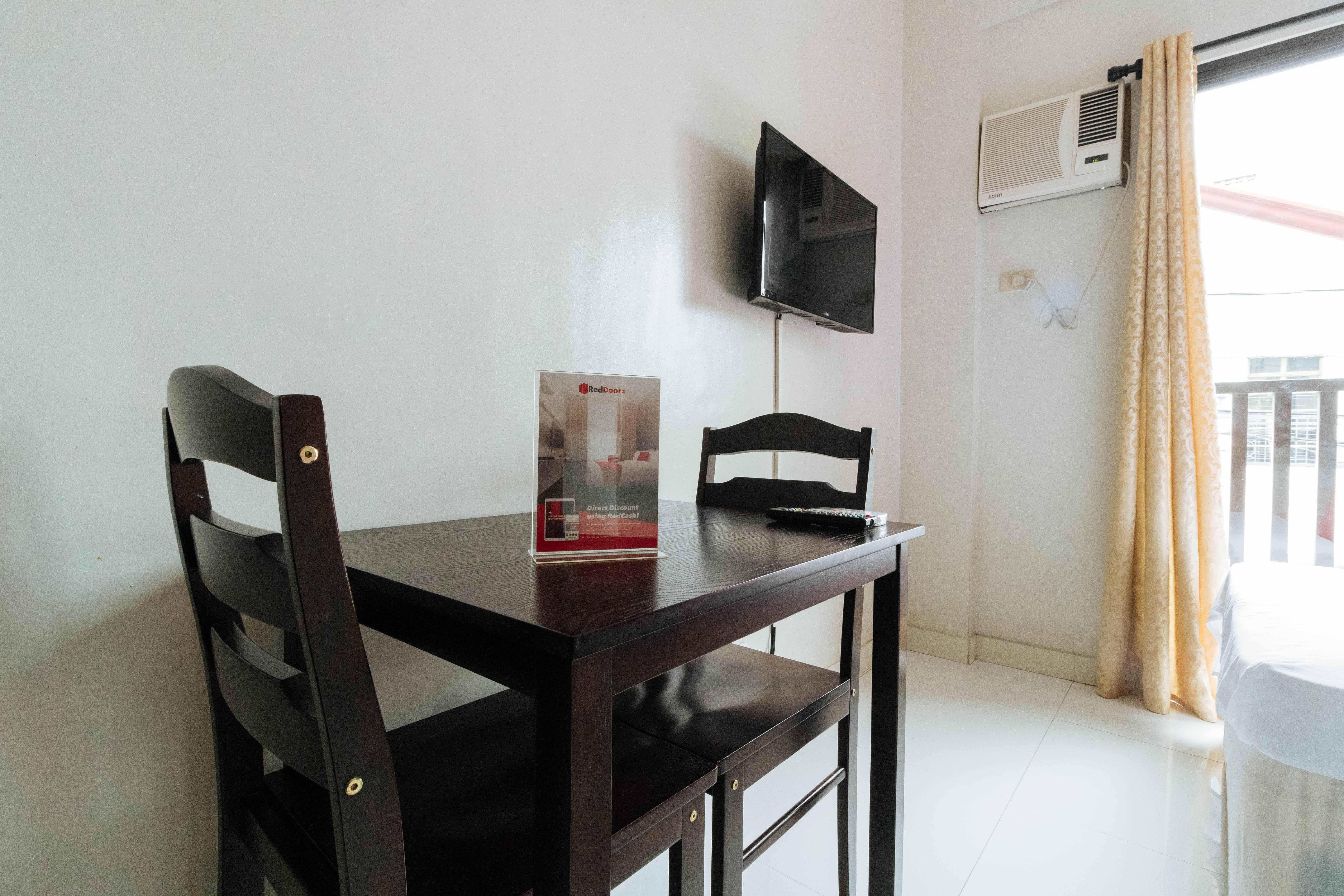 Hotel RedDoorz near NAIA Terminal 1 Paranaque City Exterior foto
