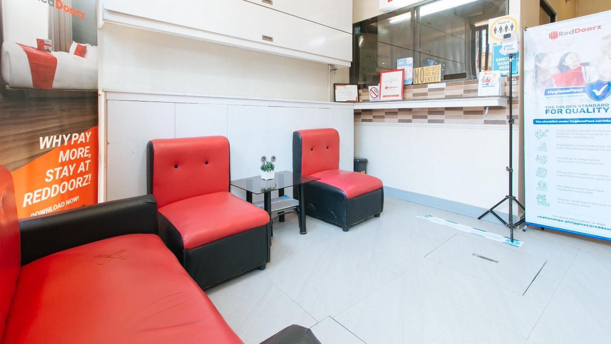 Hotel RedDoorz near NAIA Terminal 1 Paranaque City Exterior foto